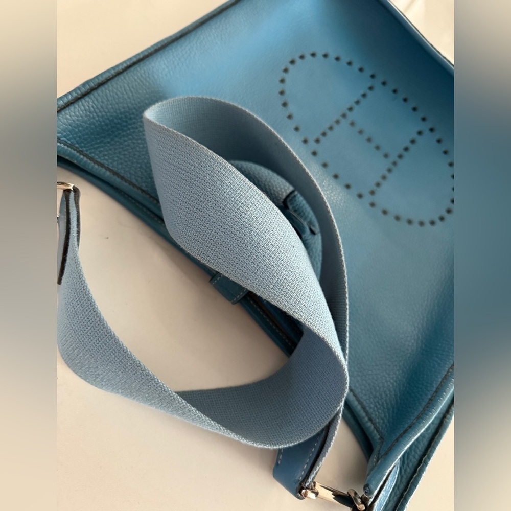 Hermes Evelyne Bag Gen III Clemence PM Blue ~ Beautiful Preloved Condition - Picture 9 of 14